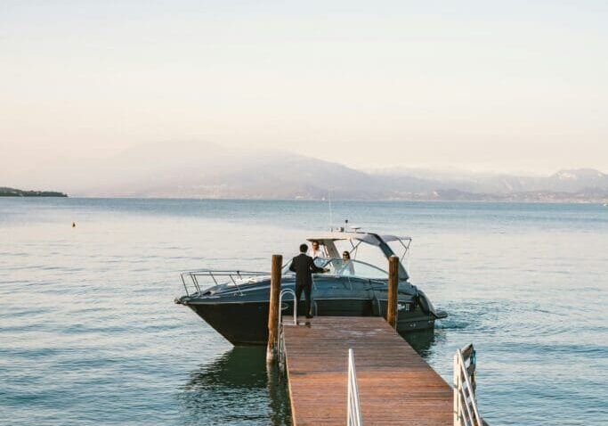 rich people - unsplash rich people - unsplash